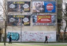 Pécs betiltja az uszító plakátokat a köztereken