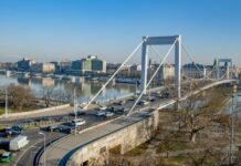 Hétfőtől felfordulás jön az Erzsébet hídnál: hetekig komoly torlódásokra kell készülni